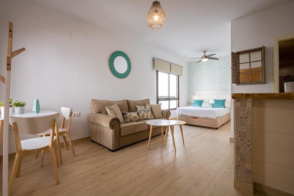 Barcelona Apartments Marina 124 Exterior photo